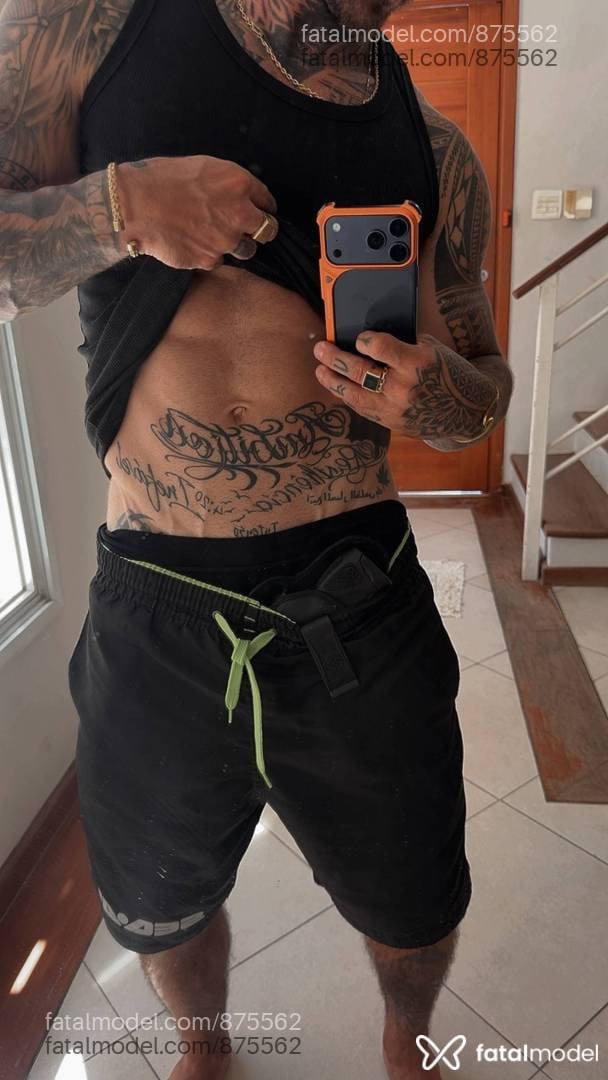 Acompanhante homem com cabelo castanho de olhos castanhos - Caio Breno