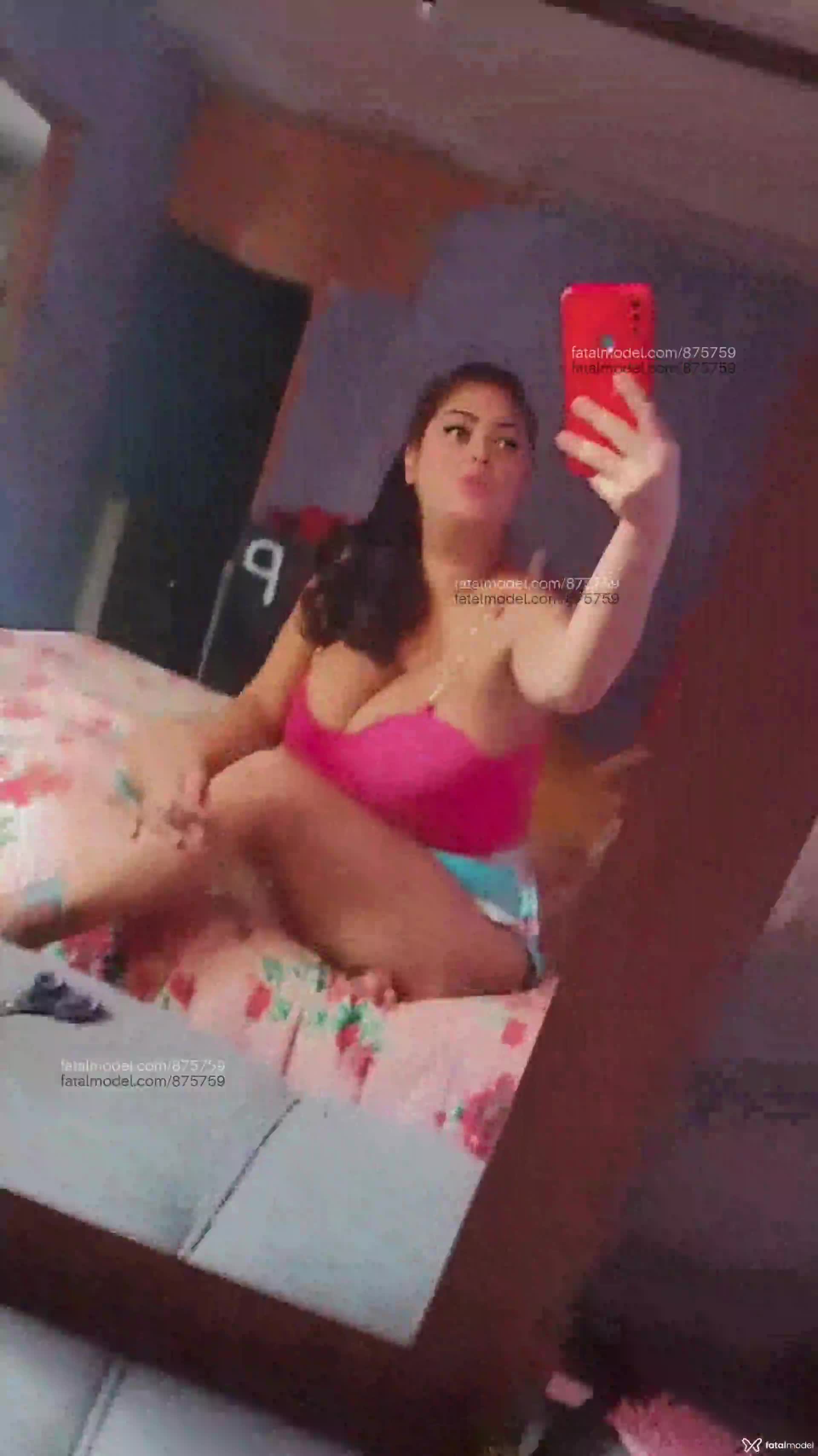Acompanhante mulher loira (o) de olhos castanhos em Machadinho D'oeste Acompanhante mulher loira (o) de olhos castanhos em Machadinho D'oeste - Loirapeitao