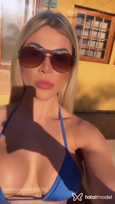 Acompanhante mulher loira (o) de olhos castanhos em São Paulo - Charlyse Bit