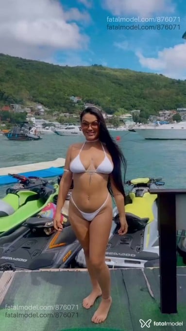 Acompanhante mulher com cabelo castanho de olhos pretos em Tijucas - Laís Ferraz