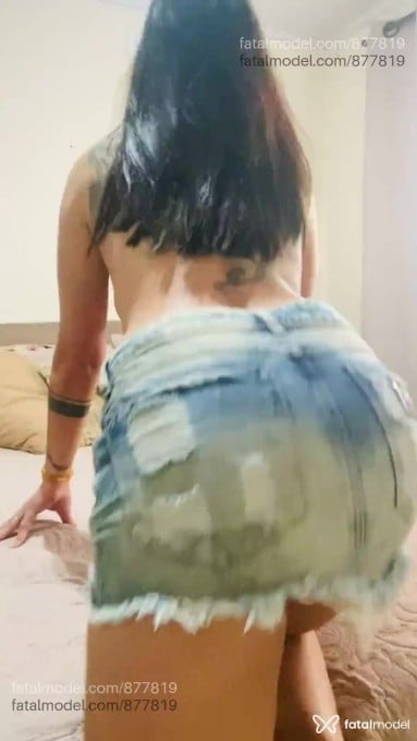 Acompanhante mulher com cabelo castanho de olhos mel em Botucatu Acompanhante mulher com cabelo castanho de olhos mel em Botucatu - Antonella