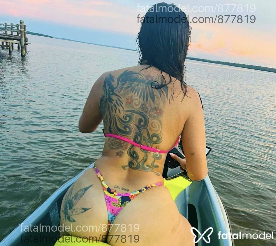 Acompanhante mulher com cabelo castanho de olhos mel - Antonella