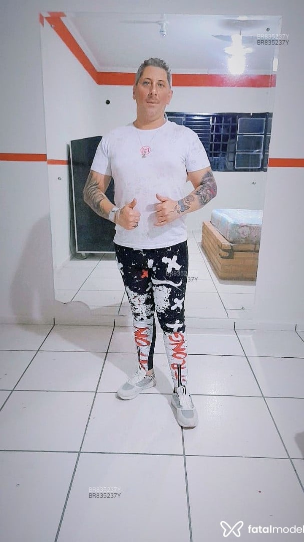 Acompanhante homem com cabelo grisalho de olhos verdes em Botucatu Acompanhante homem com cabelo grisalho de olhos verdes em Botucatu - Anderson