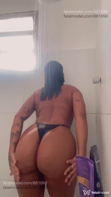 Acompanhante mulher morena (o) de olhos pretos - Larissa Sales