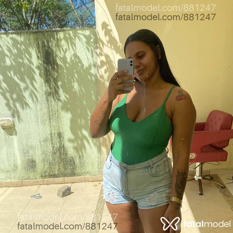 Acompanhante mulher morena (o) de olhos castanhos - Carol Moura