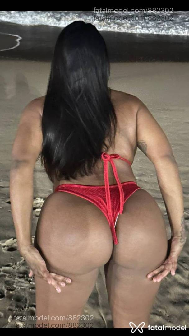 Acompanhante mulher com cabelo castanho de olhos castanhos em Macaé - Julia Ferraz