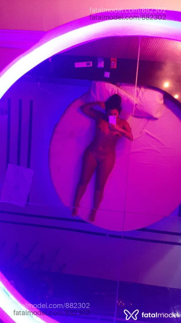 Acompanhante mulher com cabelo castanho de olhos castanhos em Macaé - Julia Ferraz