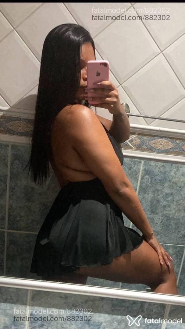 Acompanhante mulher com cabelo castanho de olhos castanhos em Macaé - Julia Ferraz