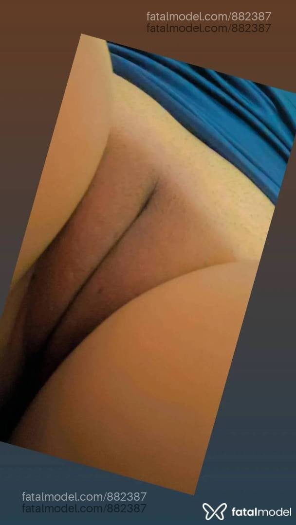 Acompanhante mulher com cabelo castanho de olhos mel - Esther