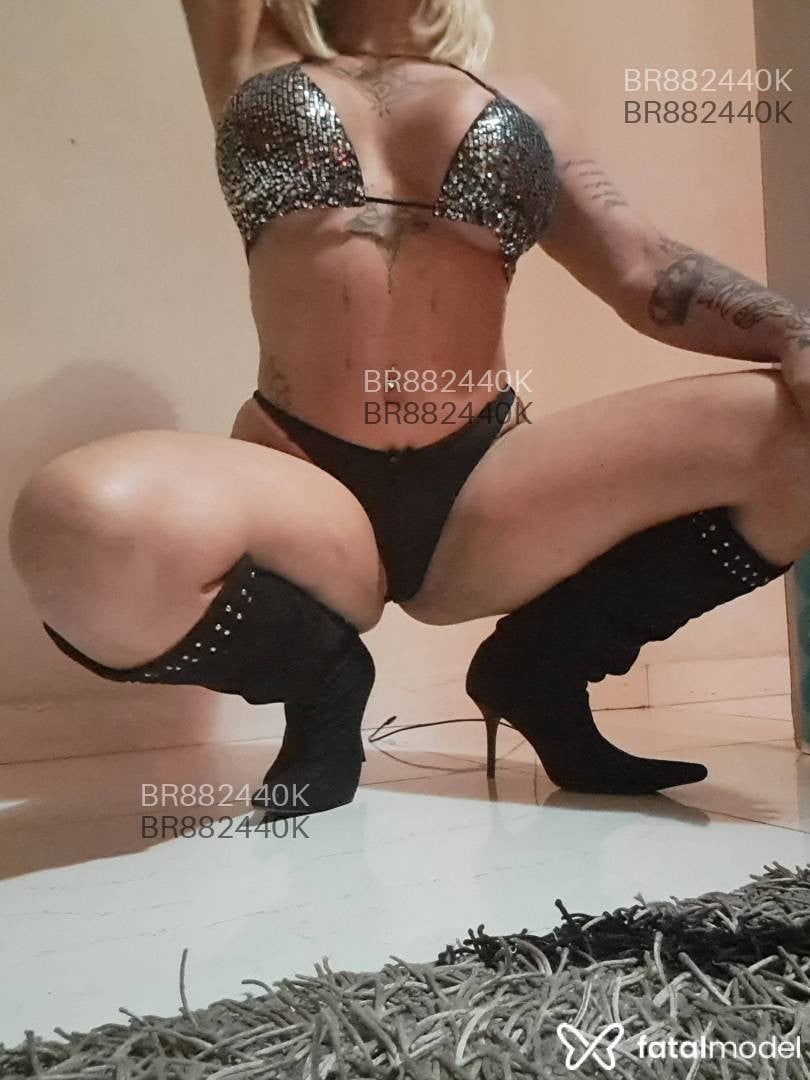 Acompanhante mulher loira (o) de olhos castanhos - Gabriela