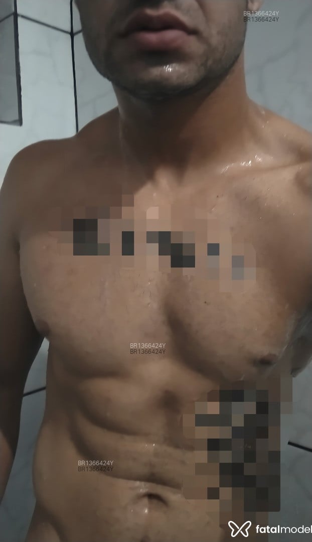 Acompanhante homem sem cabelo de olhos castanhos em Porto Alegre - Cauã Ortiz