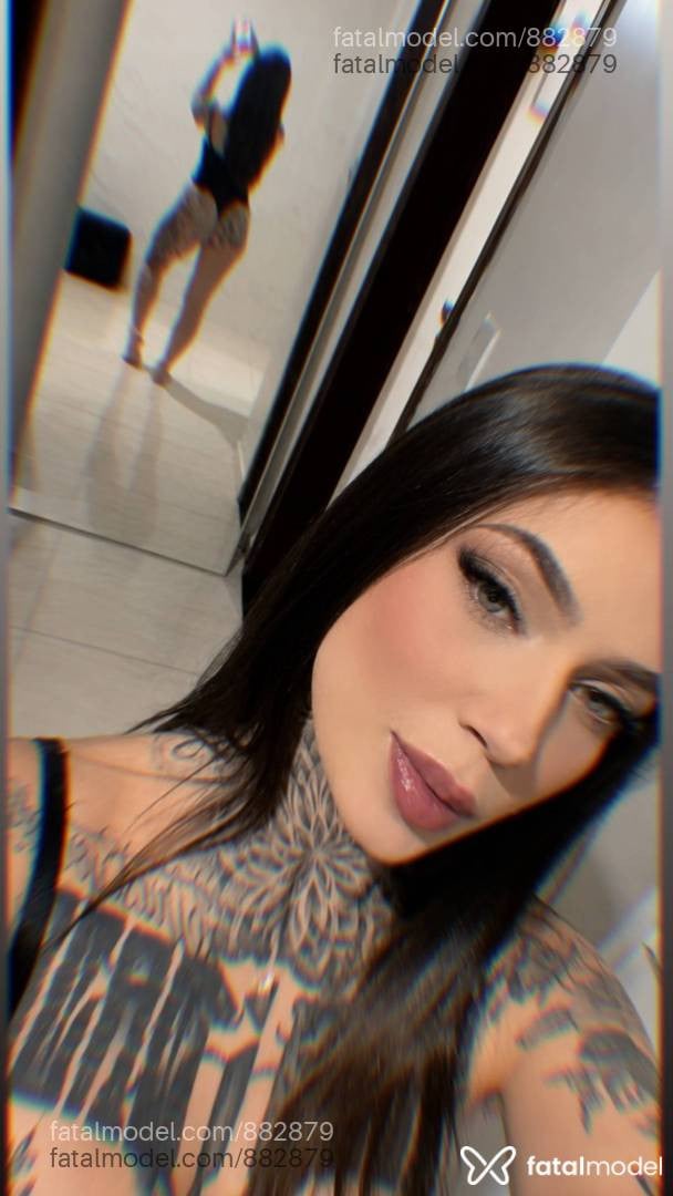 Acompanhante mulher com cabelo castanho de olhos azuis - Jhennyfer