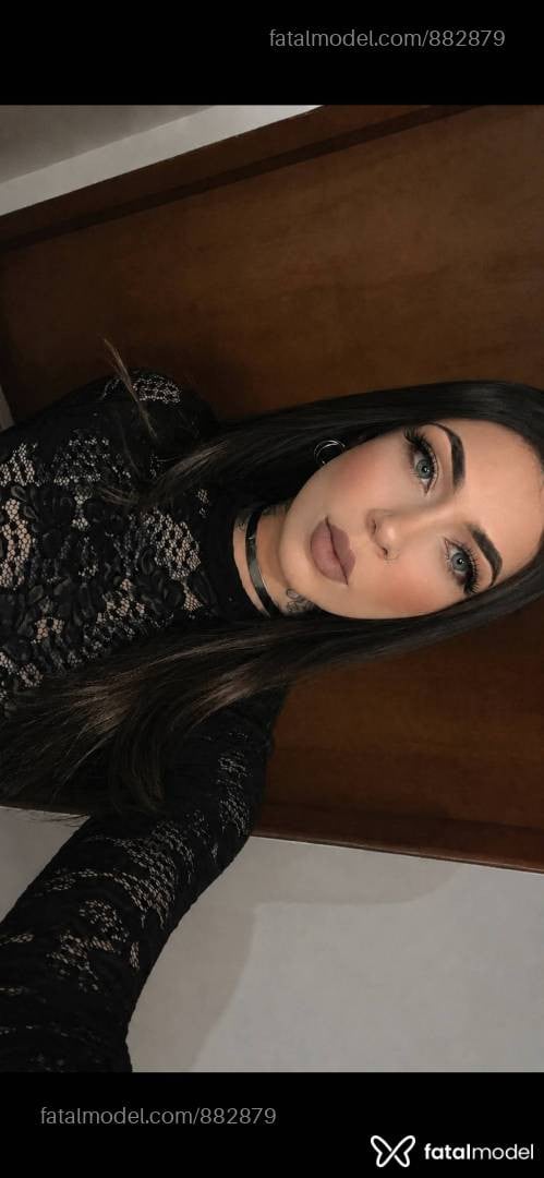 Acompanhante mulher com cabelo castanho de olhos azuis em Francisco Beltrão - Jhennyfer