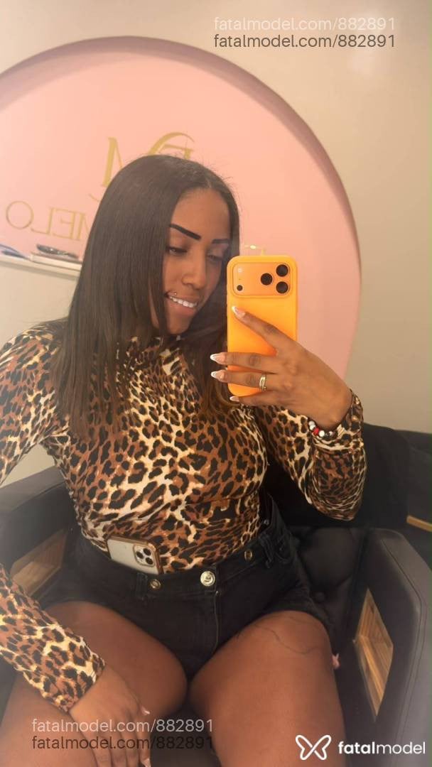 Acompanhante mulher morena (o) de olhos pretos - Alicia Dliç
