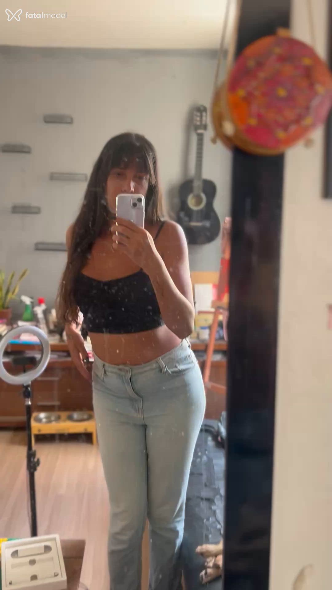 Acompanhante mulher trans com cabelo castanho de olhos pretos - Marii