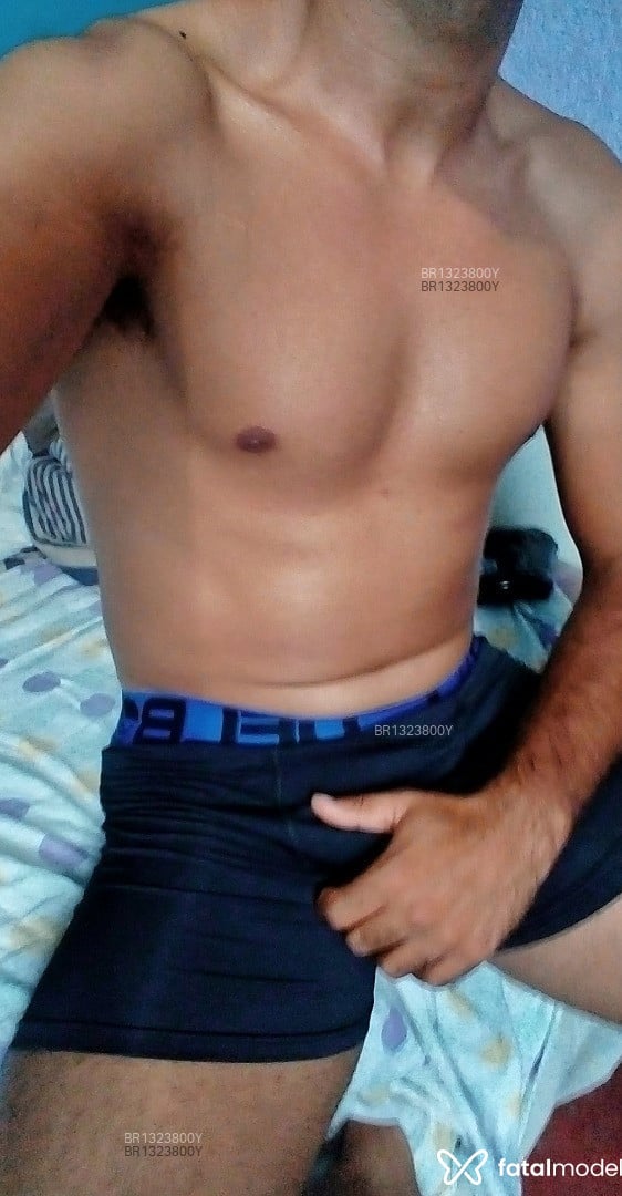 Acompanhante homem morena (o) de olhos castanhos em Guaxupé Acompanhante homem morena (o) de olhos castanhos em Guaxupé - Henrique