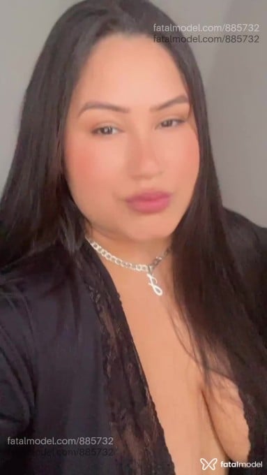 Acompanhante mulher morena (o) de olhos pretos - Diana Acompanhante mulher morena (o) de olhos pretos - Diana