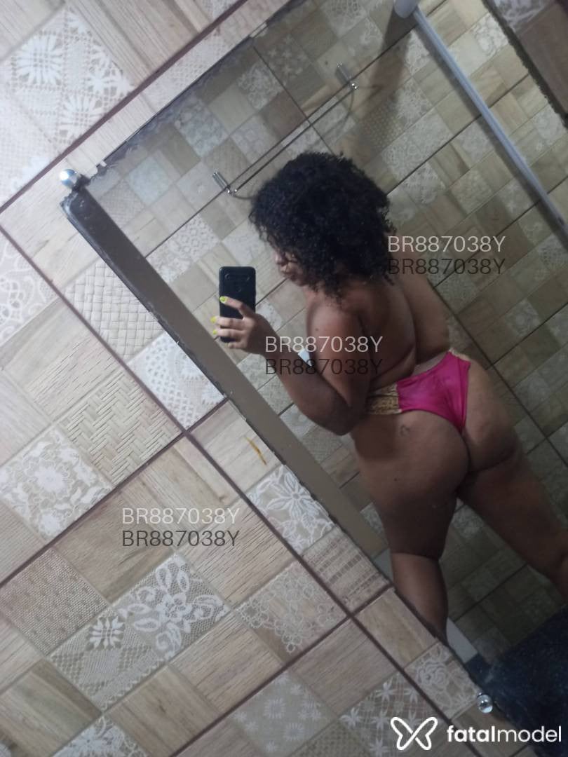 Acompanhante mulher com cabelo castanho de olhos castanhos em Salvador Acompanhante mulher com cabelo castanho de olhos castanhos em Salvador - Melyssa