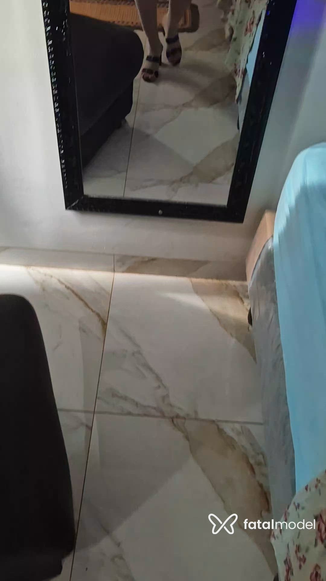 Acompanhante mulher morena (o) de olhos pretos - TAINÁ