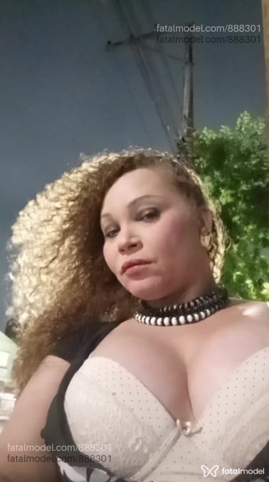 Acompanhante travesti loira (o) de olhos castanhos - Monika Ferraz Acompanhante travesti loira (o) de olhos castanhos - Monika Ferraz