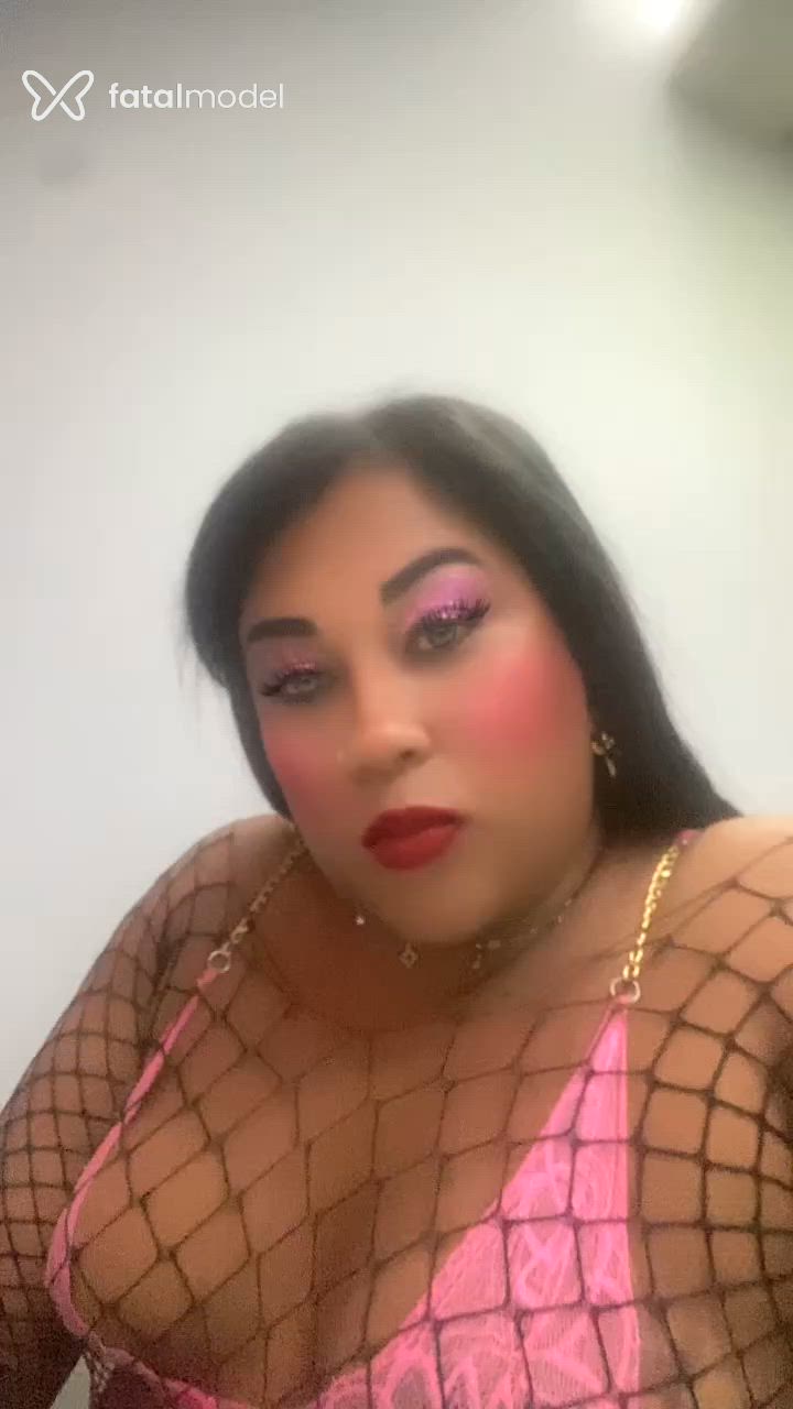 Acompanhante mulher trans morena (o) de olhos castanhos - Dhalhya Atrizporno