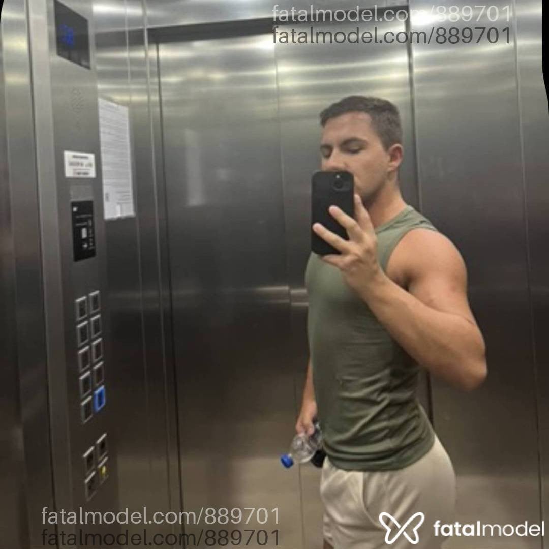 Acompanhante homem com cabelo castanho de olhos castanhos - Vinicius ímola