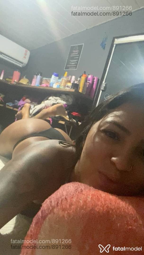 Acompanhante mulher morena (o) de olhos castanhos em Aripuanã - Elen