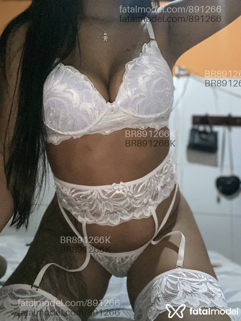 Acompanhante mulher morena (o) de olhos castanhos - Manaura