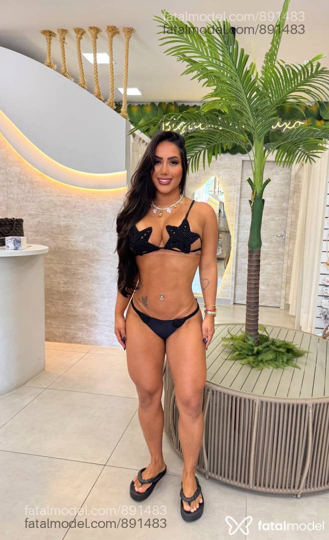 Acompanhante mulher morena (o) de olhos pretos - Nadine Borges