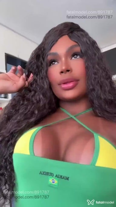 Acompanhante mulher com cabelo castanho de olhos castanhos em Caruaru - Cacau