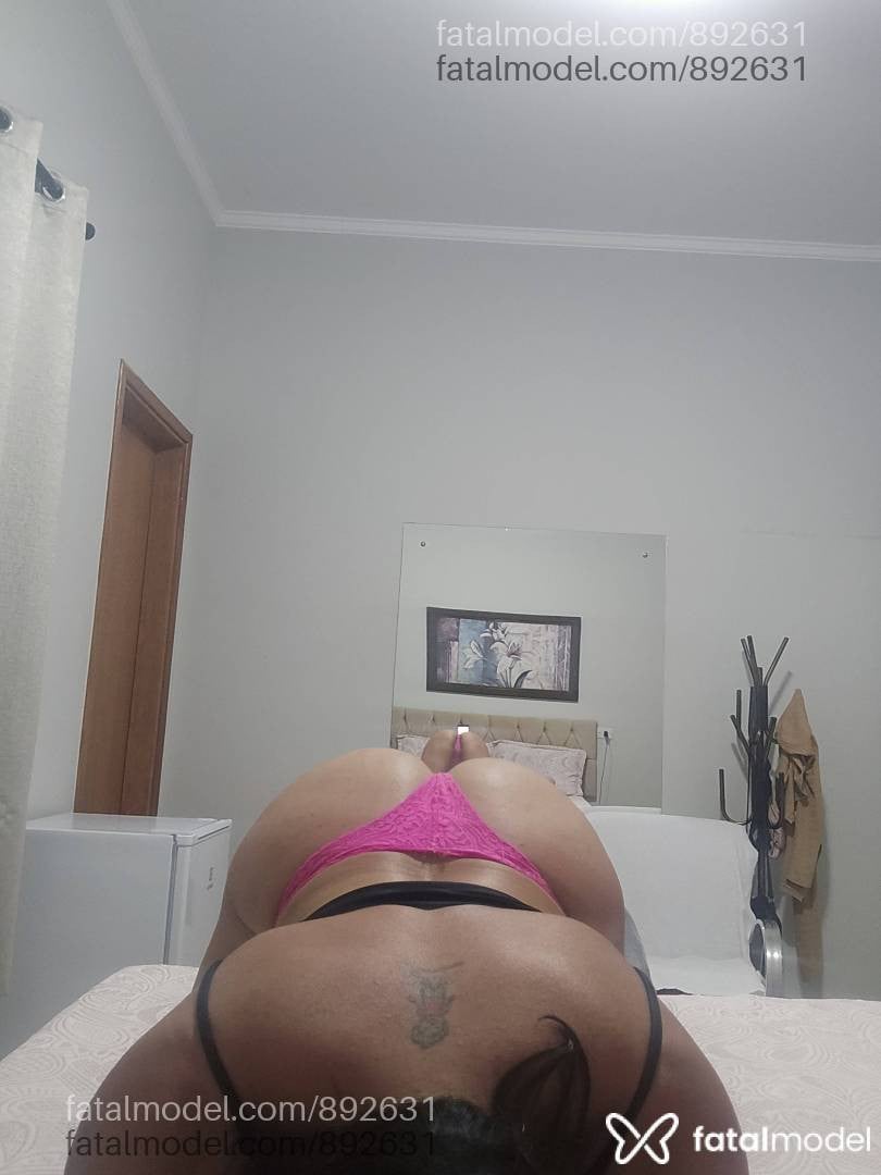Acompanhante mulher com cabelo castanho de olhos castanhos em Três Lagoas Acompanhante mulher com cabelo castanho de olhos castanhos em Três Lagoas - Aline