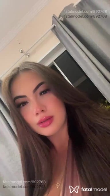 Acompanhante mulher morena (o) de olhos castanhos em Cruzeiro - ALANA GUIMARÃES