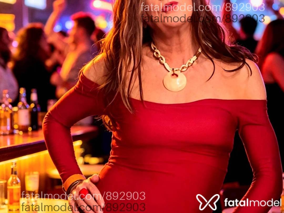 Acompanhante mulher trans loira (o) de olhos castanhos - Veruska Reis