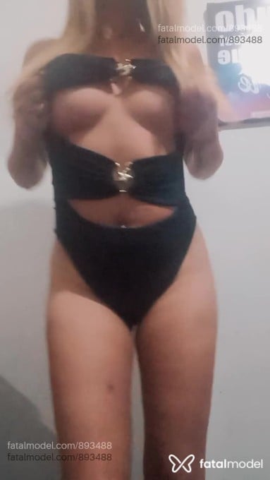 Acompanhante mulher loira (o) de olhos mel - Nicole Acompanhante mulher loira (o) de olhos mel - Nicole