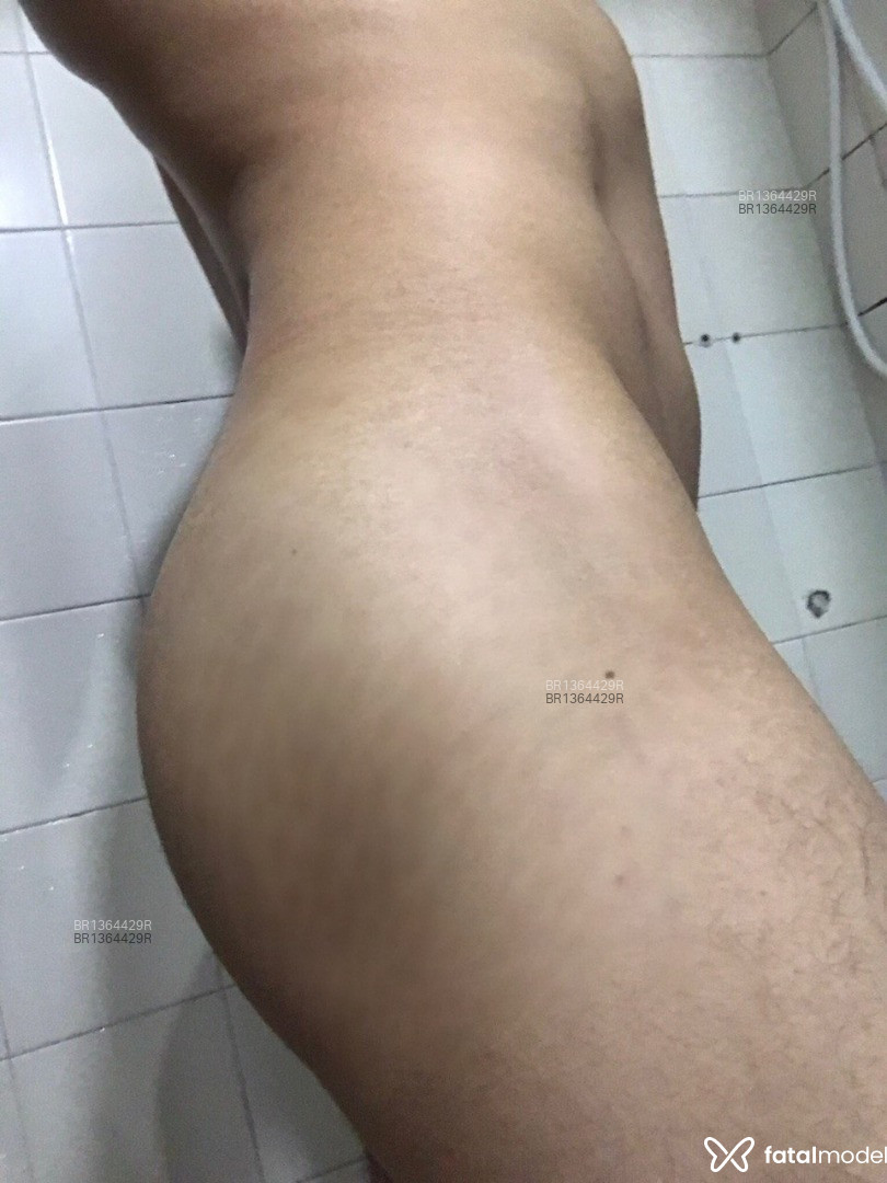 Acompanhante homem com cabelo castanho de olhos castanhos em Curitiba - Ton Twink