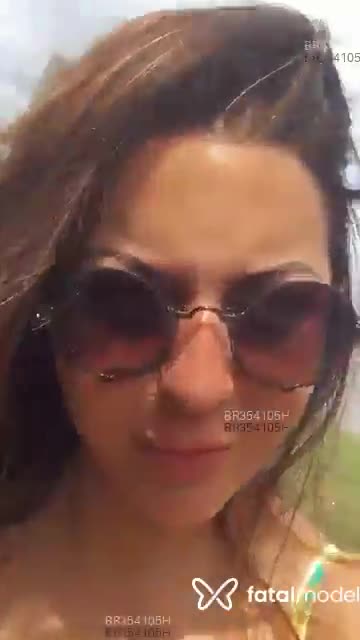 Acompanhante mulher com cabelo castanho de olhos mel em Florianópolis - Priscila Dornelles