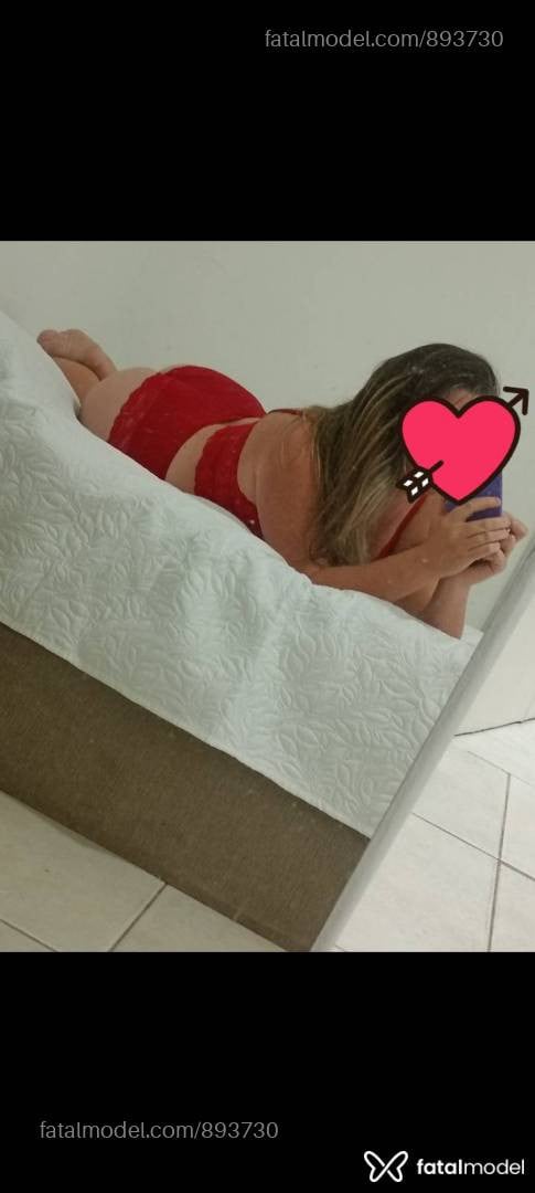 Acompanhante mulher loira (o) de olhos azuis - Larissa