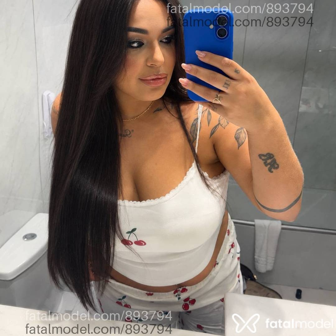 Acompanhante mulher morena (o) de olhos castanhos - Leticia