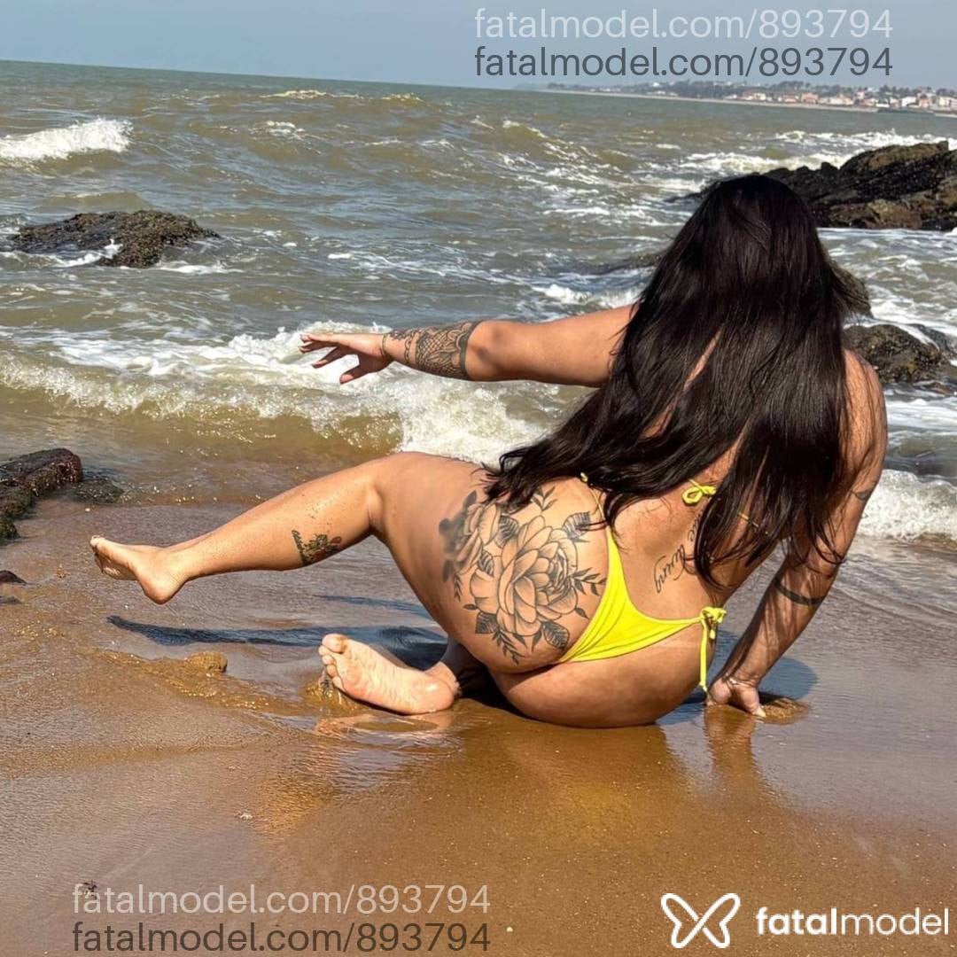 Acompanhante mulher loira (o) de olhos castanhos - Leticia