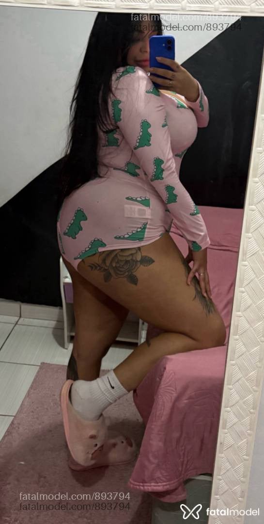 Acompanhante mulher loira (o) de olhos castanhos - Leticia