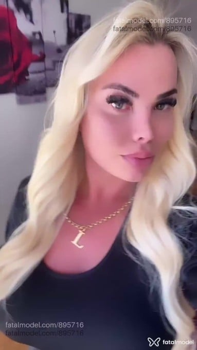 Acompanhante mulher trans loira (o) de olhos verdes em Caçador Acompanhante mulher trans loira (o) de olhos verdes em Caçador - Letícia Marques