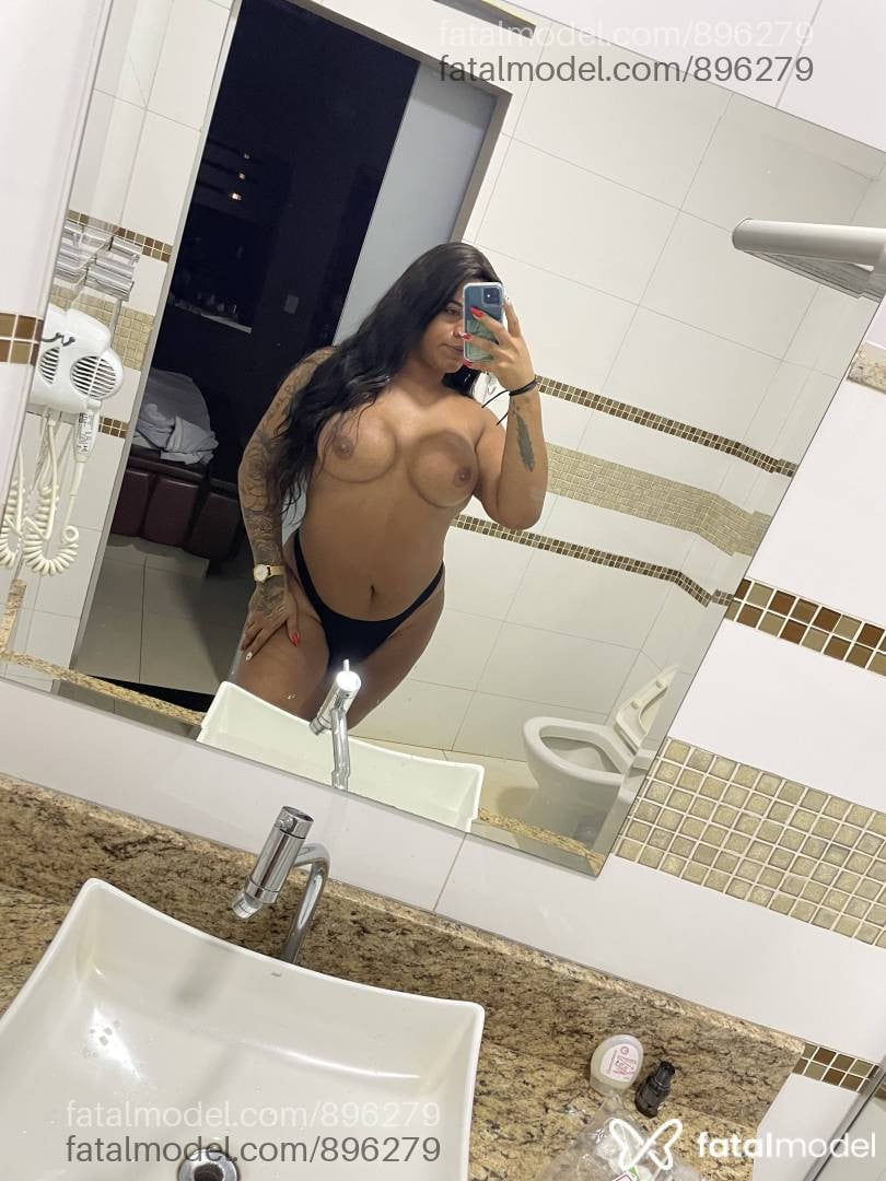 Acompanhante travesti morena (o) de olhos pretos - Laura Rodrigues