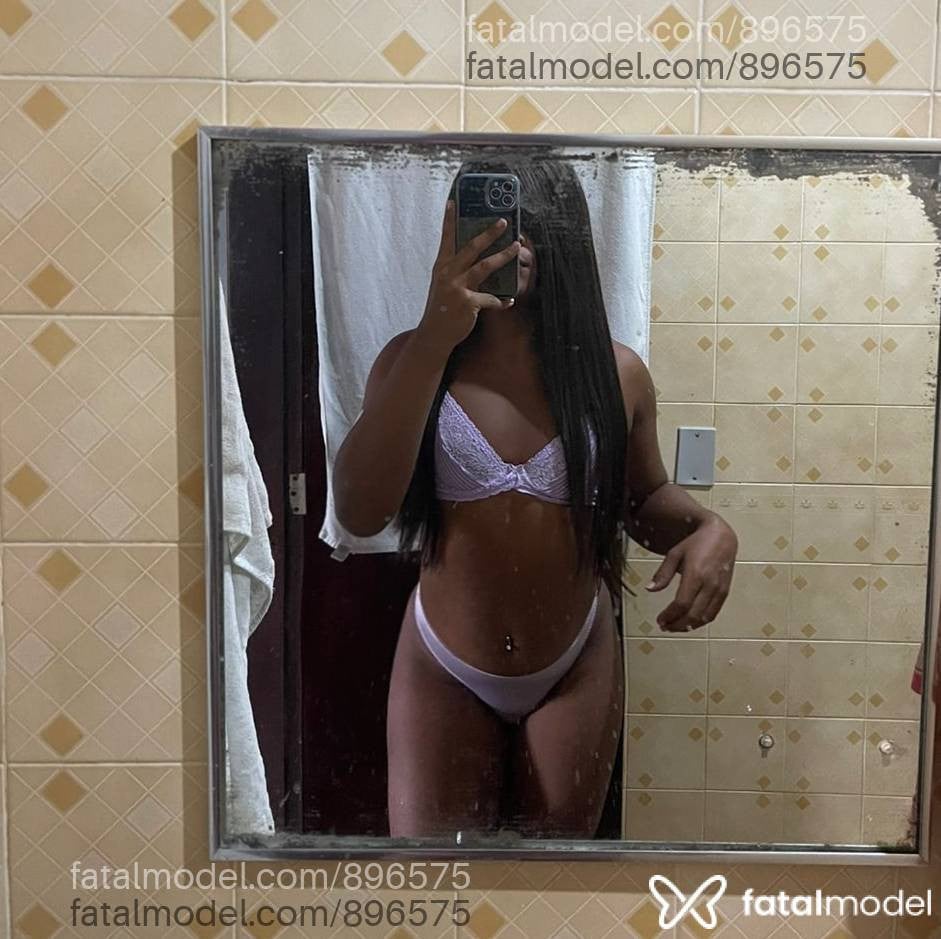 Acompanhante mulher trans morena (o) de olhos castanhos em Cabo Frio - Letícia