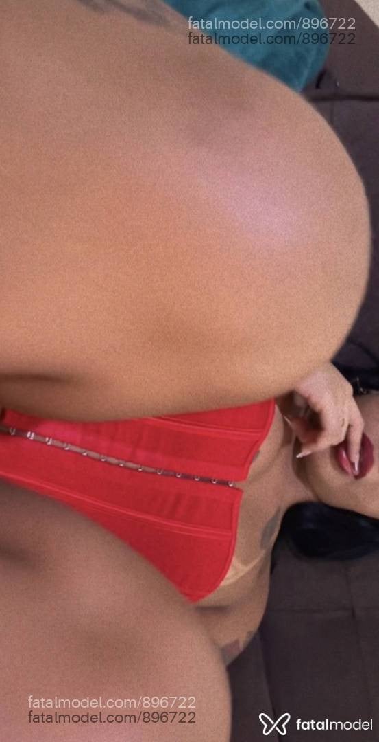 Acompanhante mulher morena (o) de olhos castanhos - Isabella