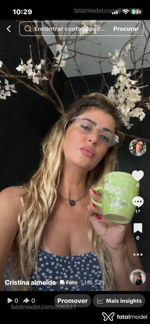 Acompanhante mulher loira (o) de olhos castanhos - Thalia Miller