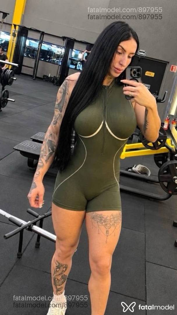 Acompanhante mulher trans morena (o) de olhos castanhos - Rafinha Paula