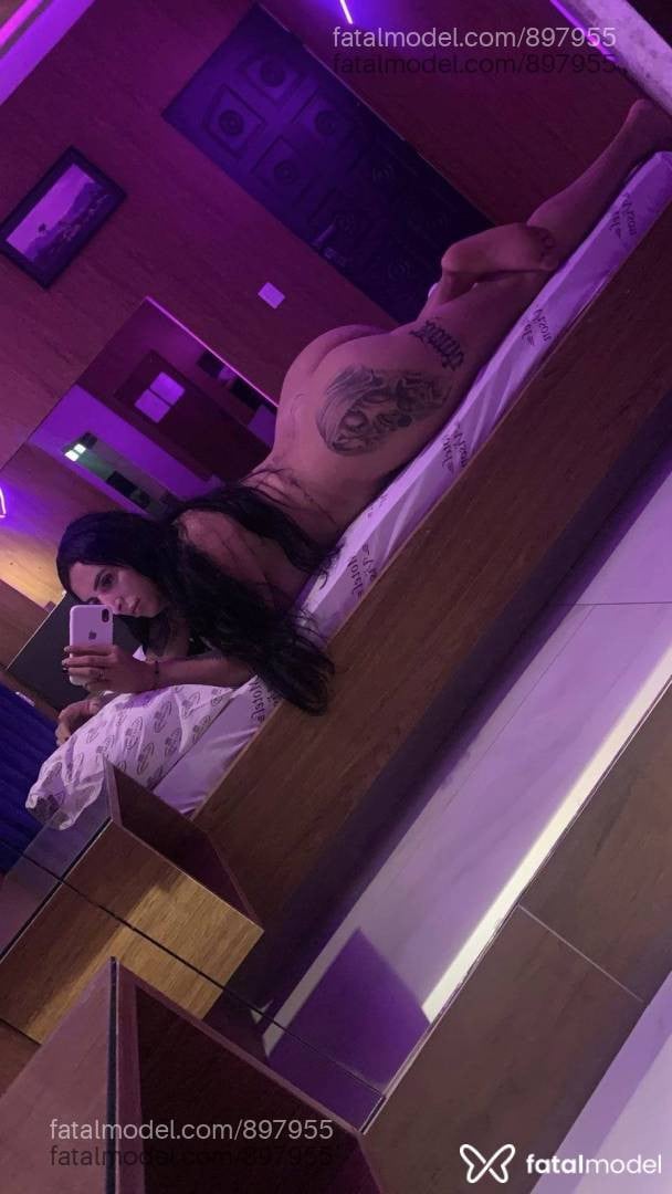 Acompanhante mulher trans morena (o) de olhos castanhos - Rafinha Paula