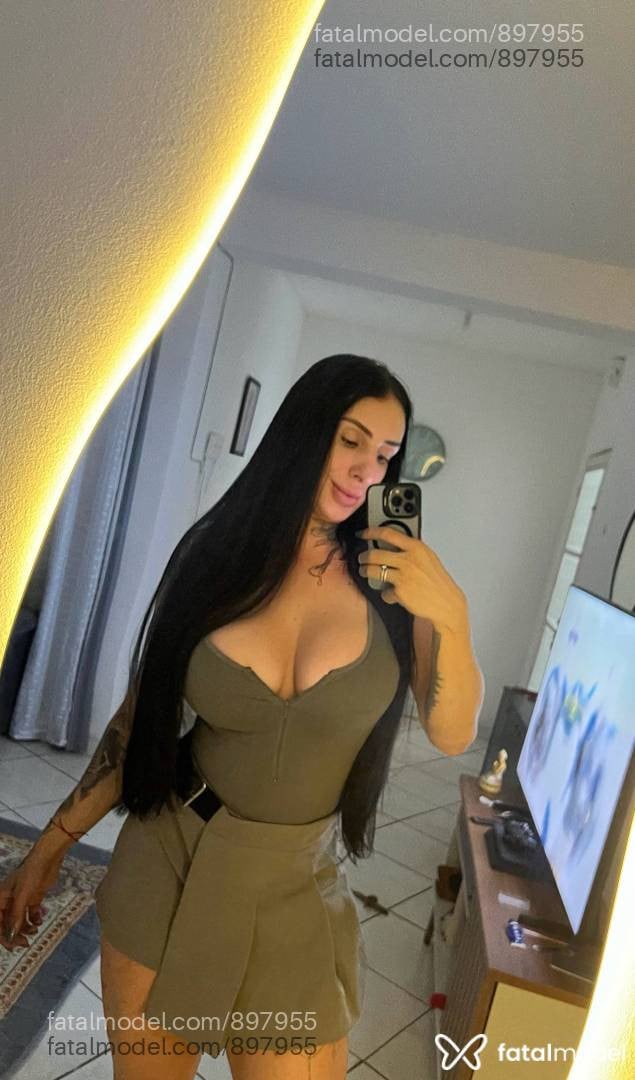 Acompanhante mulher trans morena (o) de olhos castanhos - Rafinha Paula