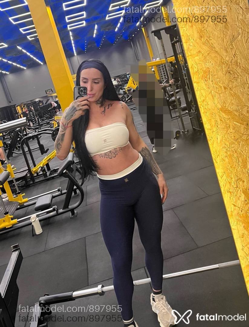 Acompanhante mulher trans morena (o) de olhos castanhos - Rafinha Paula