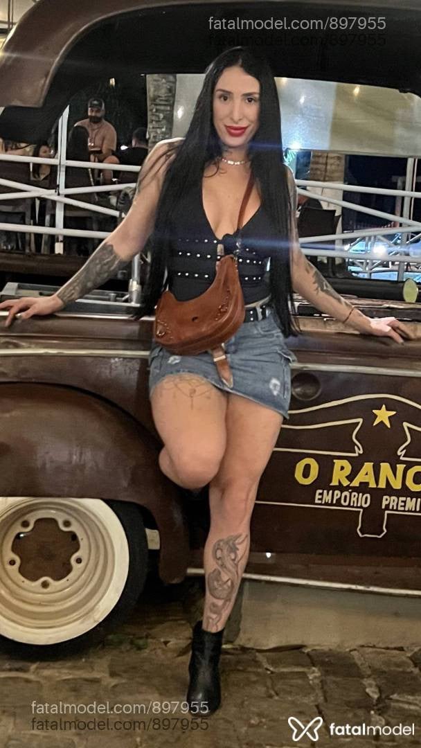 Acompanhante mulher trans morena (o) de olhos castanhos - Rafinha Paula